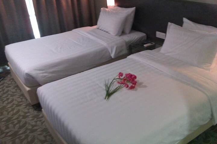 Room 8 of 20