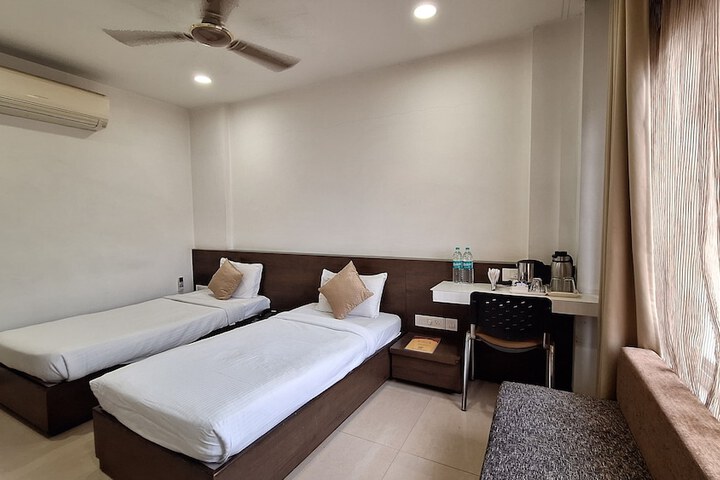 Room 15 of 32