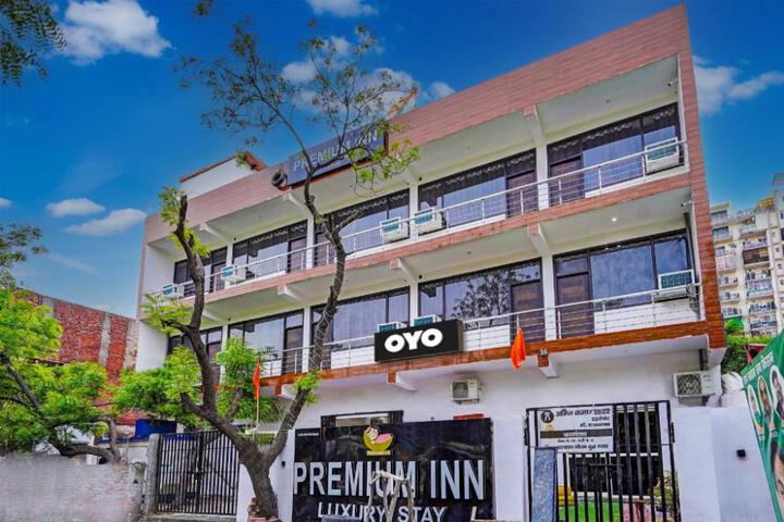 Collection O Premium Inn Luxury Stay Noida