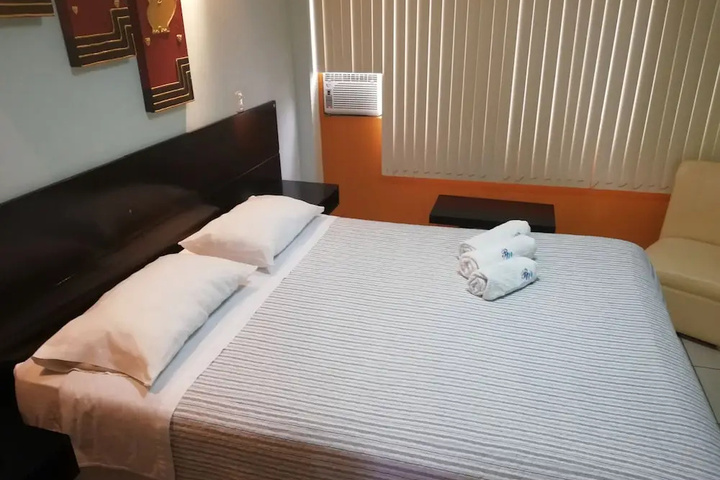 Room 5 of 20