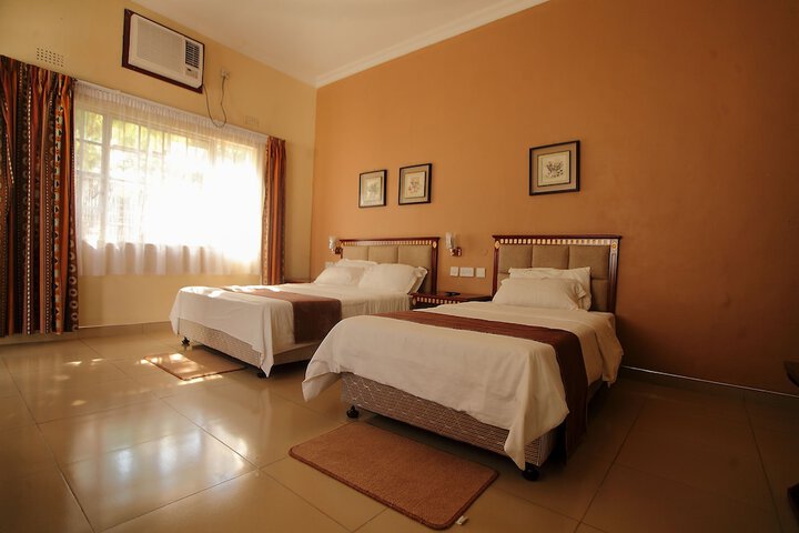 Room 5 of 33