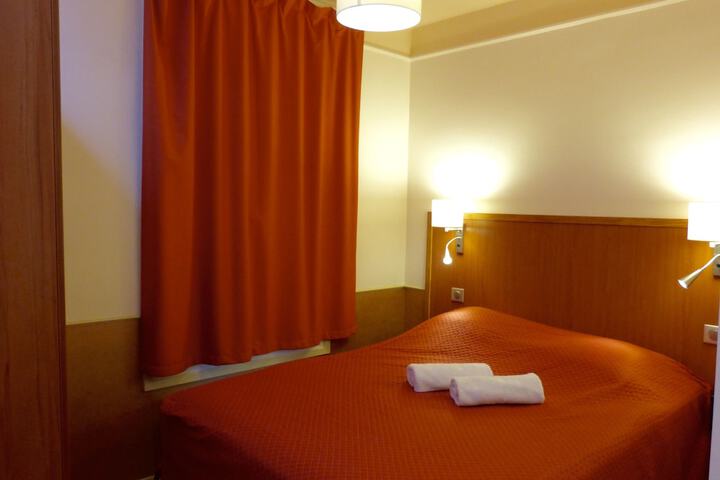 Room 26 of 48