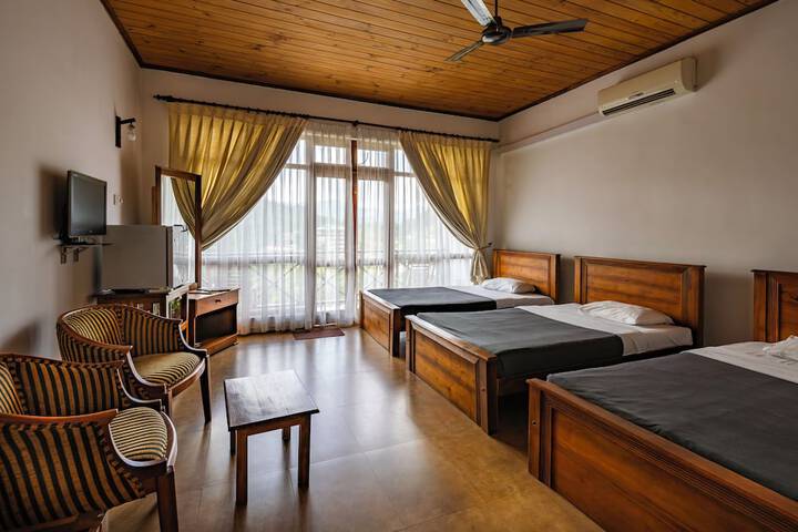 Room 10 of 38