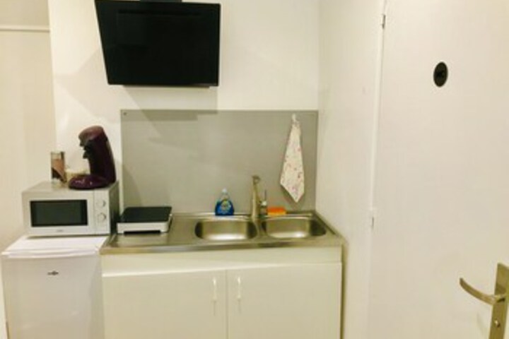 Room 11 of 19