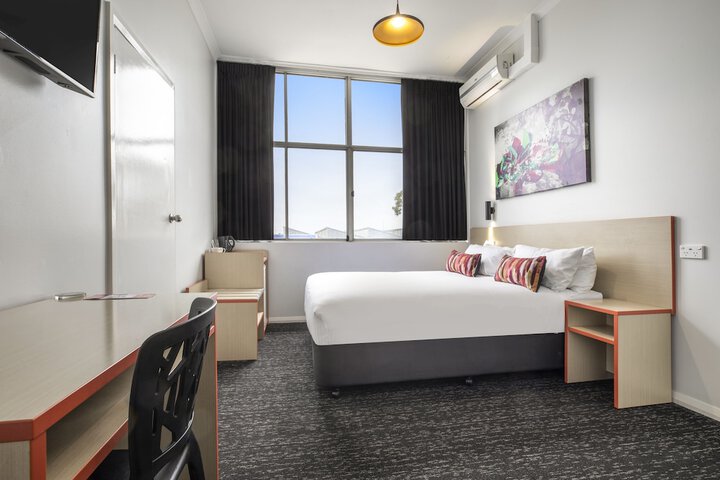 Room 15 of 41