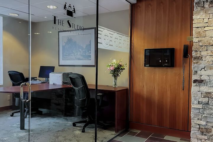 Business Center 65 of 77