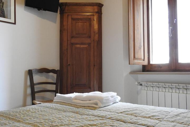 Room 10 of 46