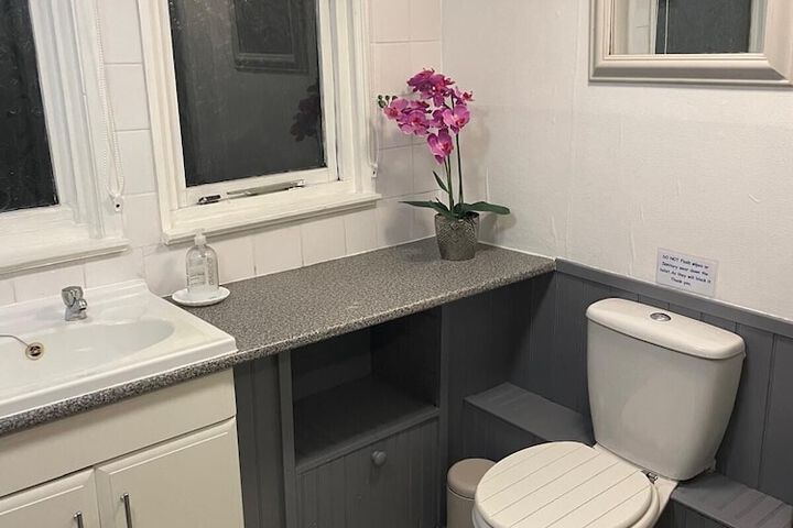 Room 9 of 12