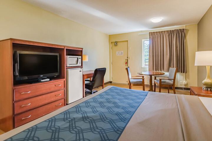 1 King Bed (7 of 15)