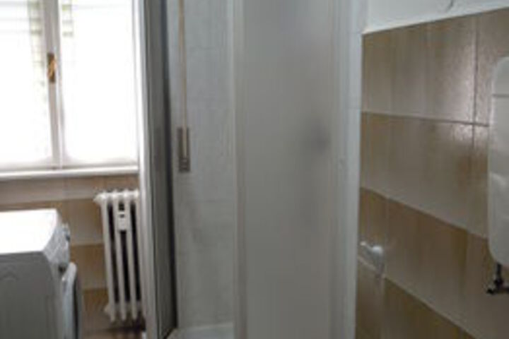 Room 2 of 23