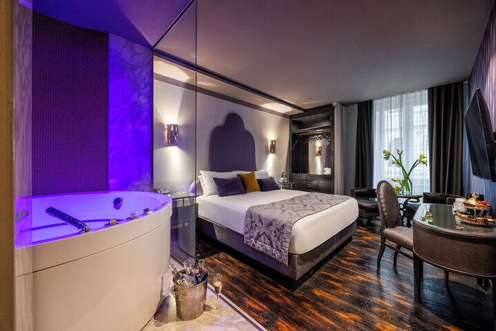 Room 45 of 161