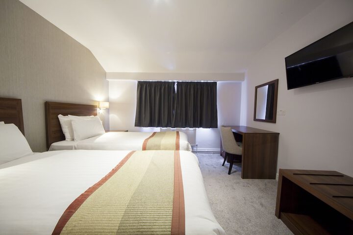 Room 8 of 75