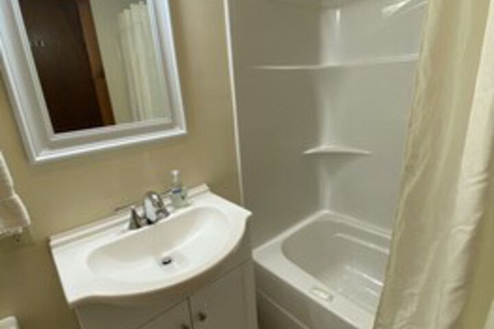 Room 205 of 342