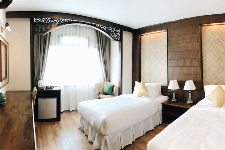 Room 10 of 44