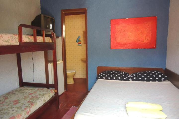 Room 25 of 31