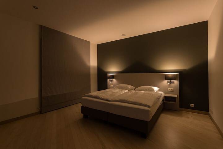 Room 6 of 40