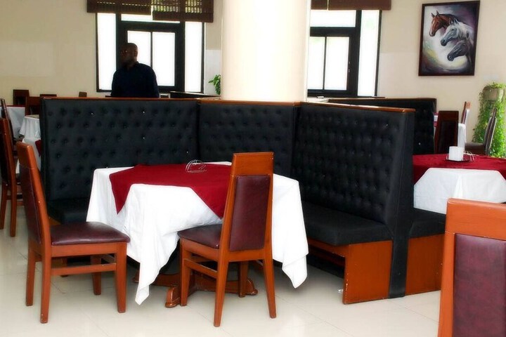 Dining 14 of 16