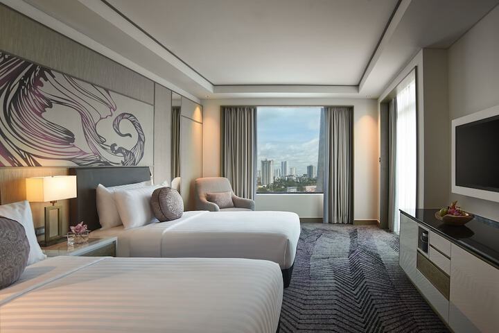 Room 30 of 94
