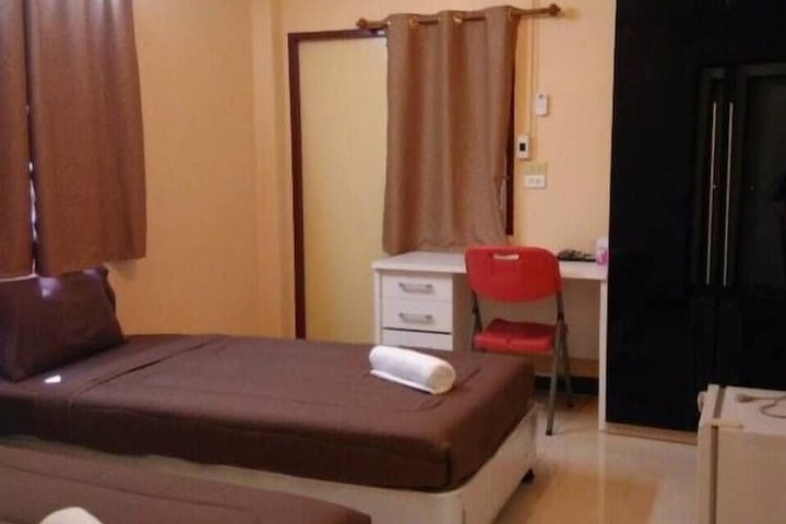 Room 15 of 25