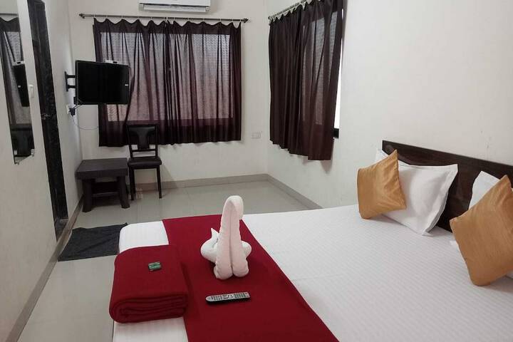 Room 6 of 14