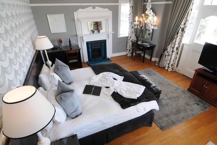 Room 10 of 62
