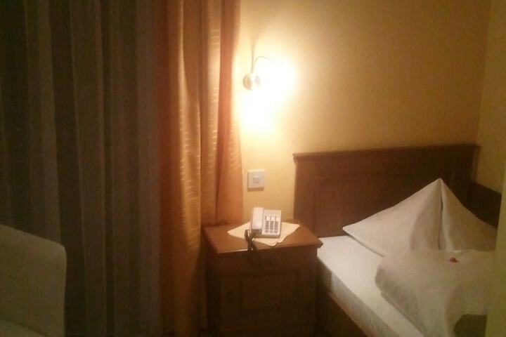 Room 23 of 65