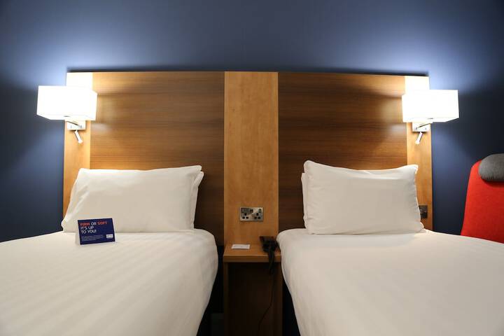 Room 11 of 51
