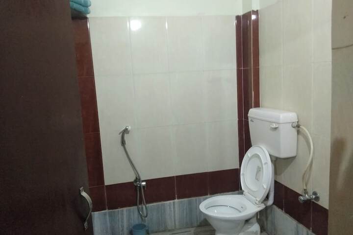 Room 12 of 15