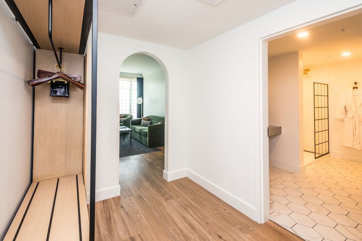 Room 11 of 23