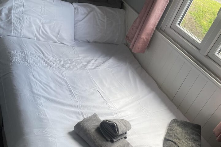 Room 5 of 27