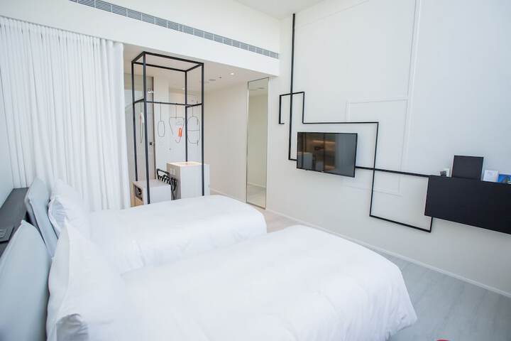 Room 40 of 83