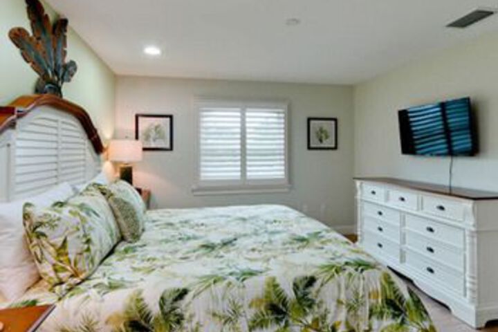 Room 10 of 24