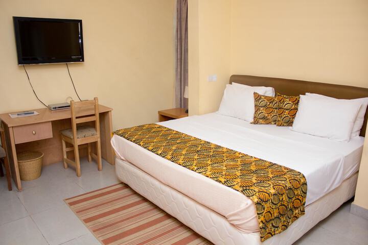 Room 4 of 26