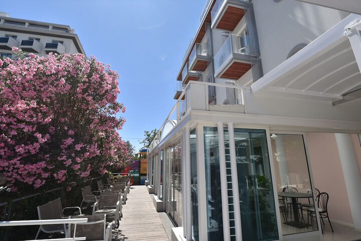 Terrace/Patio 18 of 59