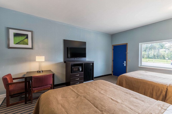 2 Queen Beds Accessible (2 of 9)