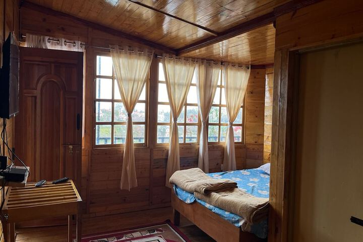 Room 15 of 53