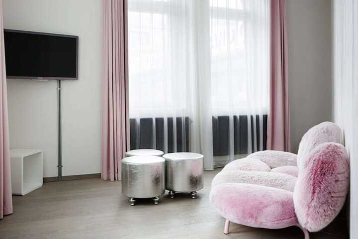 Room 15 of 50