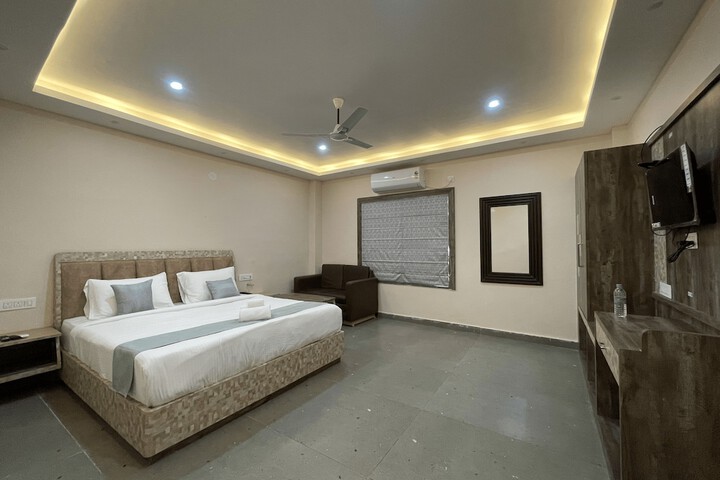 Room 5 of 44