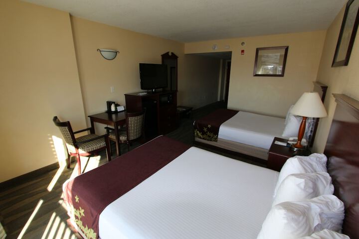 2 Queen Beds Accessible (1 of 11)