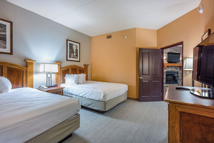 2 Queen Beds Mobility Accessible Villa Golf View (16 of 68)