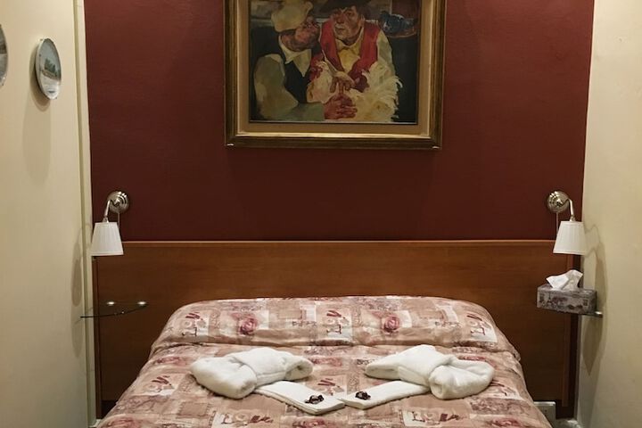 Room 40 of 77