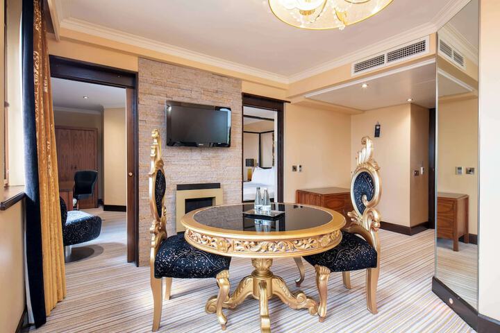 Room 44 of 95