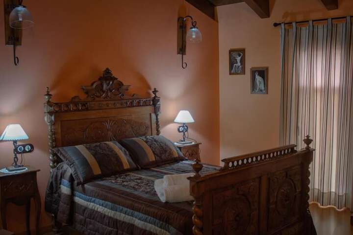 Room 2 of 36