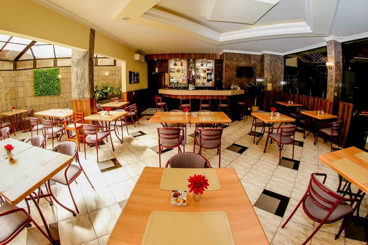 Dining 43 of 67