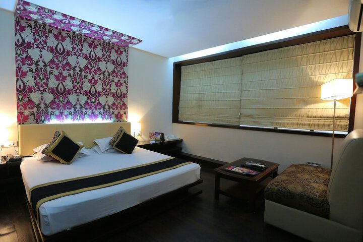 Room 5 of 52