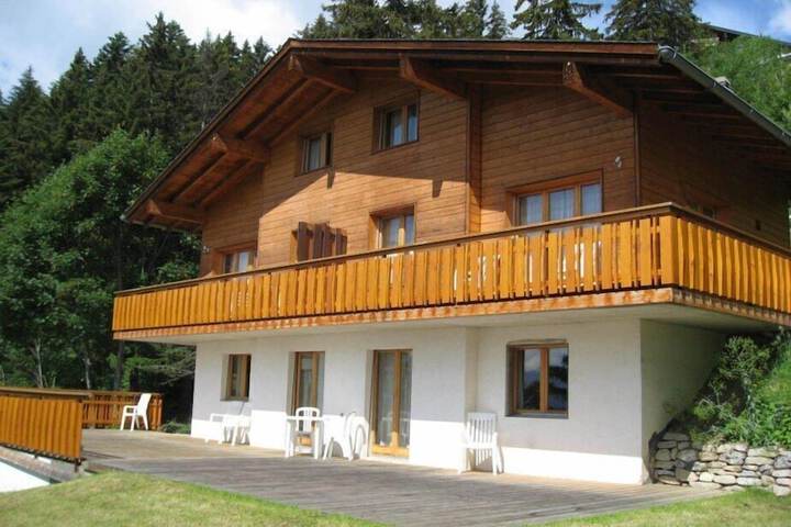 Demi-Chalet Brune-Haut Ouest in Ayent