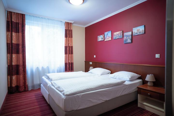 Room 44 of 153