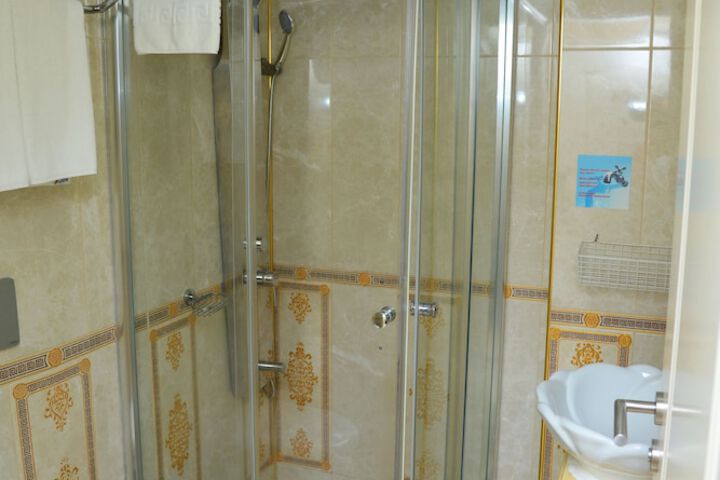 Room 52 of 70