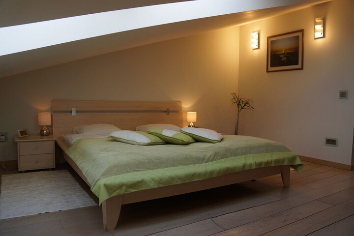 Room 14 of 36