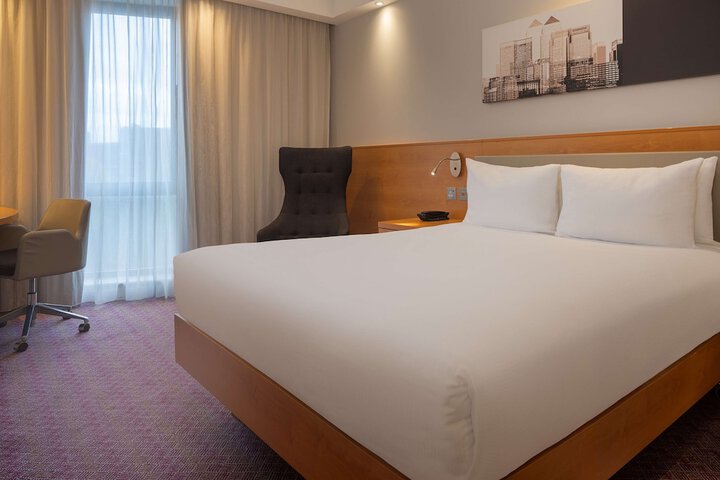 Room 42 of 108